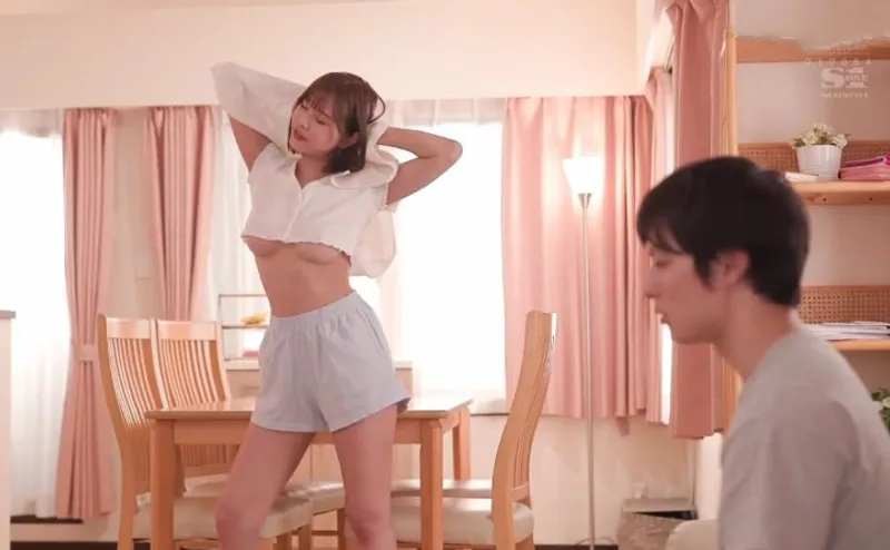 Em gái mưa từ Sài Gòn ra Hà Nội gặp anh trai còn đòi quay clip làm kỷ niệm